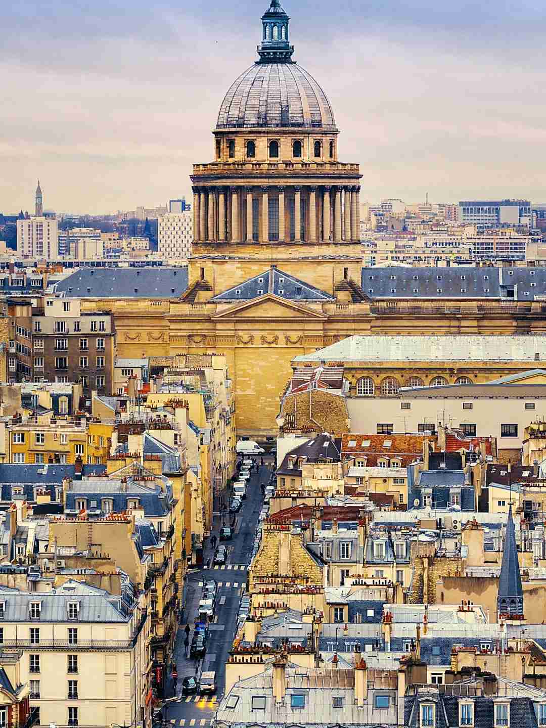 La flèche de Notre-Dame à Paris rouvrira en septembre 2025 : tout...